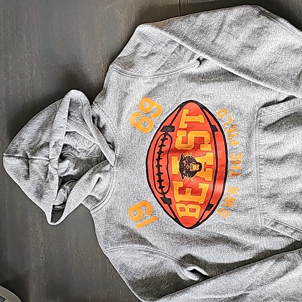 GAP sweatshirt.